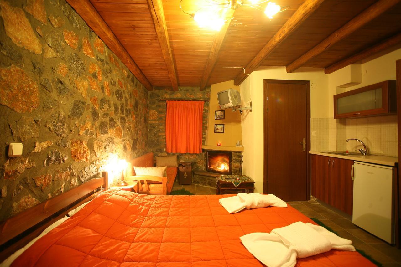 Eleni'S Guesthouse Палеос Агиос Атанасиос Екстериор снимка