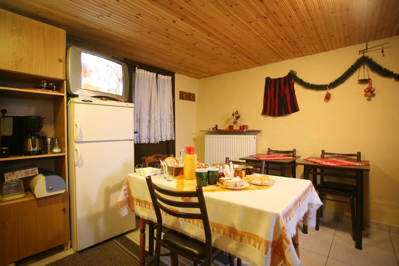 Eleni'S Guesthouse Палеос Агиос Атанасиос Екстериор снимка