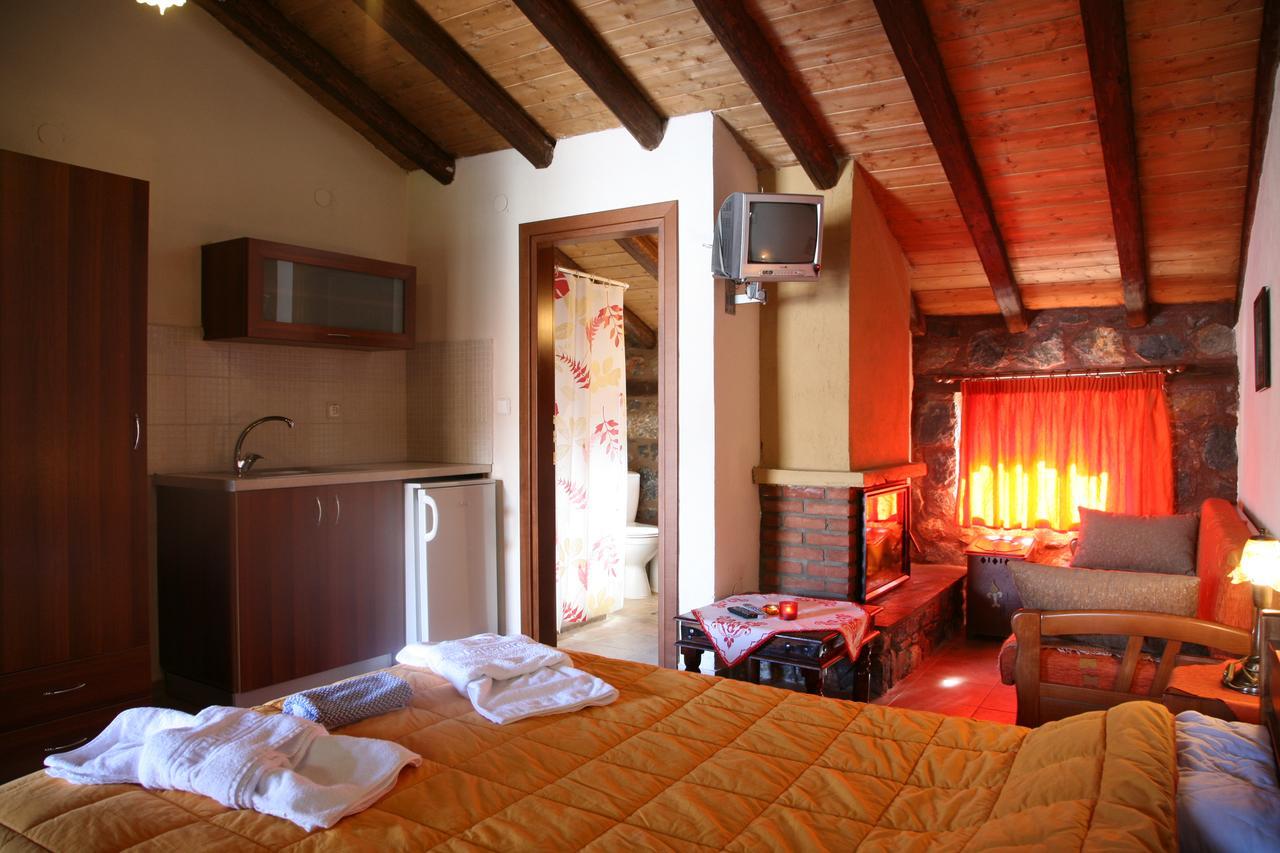 Eleni'S Guesthouse Палеос Агиос Атанасиос Екстериор снимка