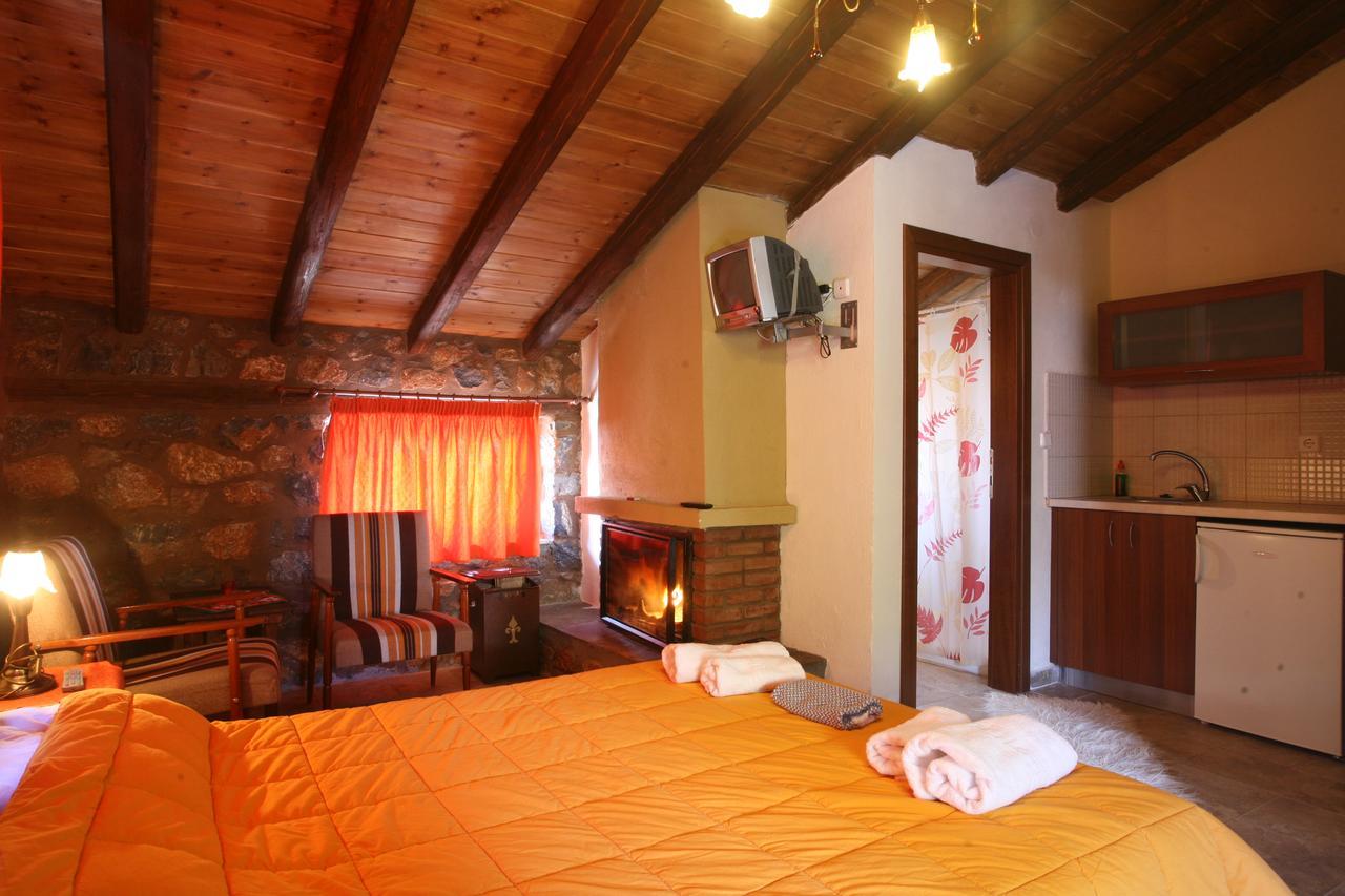 Eleni'S Guesthouse Палеос Агиос Атанасиос Екстериор снимка